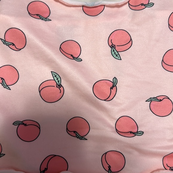 3/$10 Peaches crop tank top small - Picture 6 of 6
